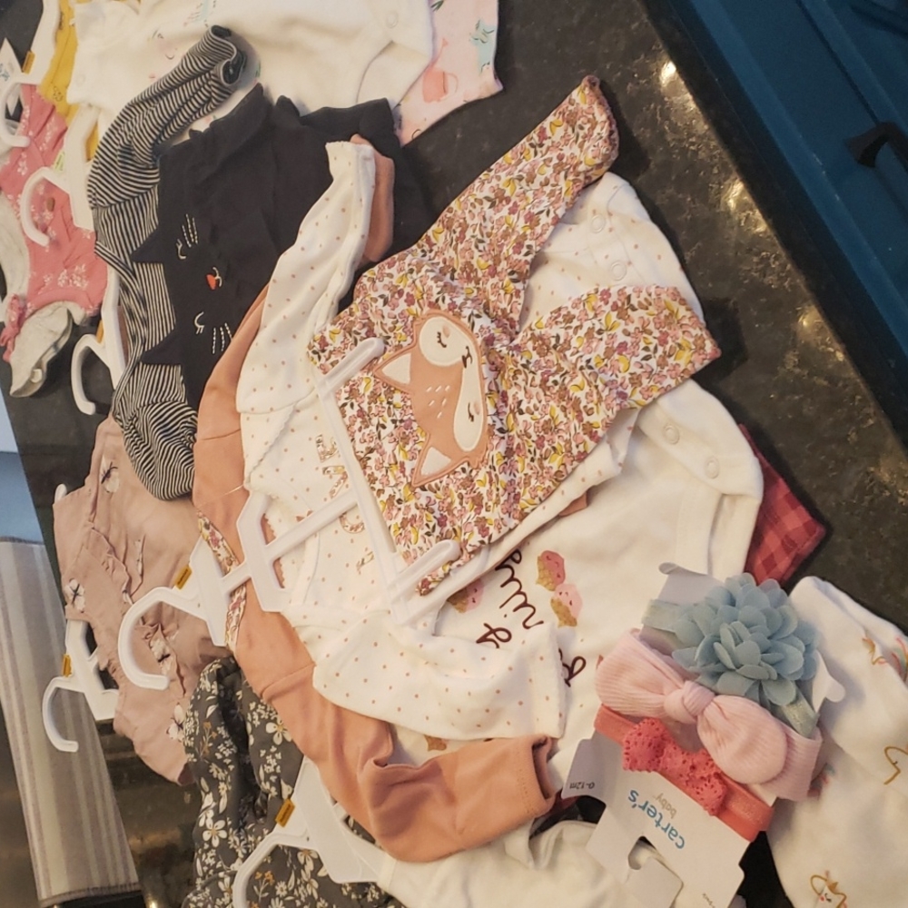 Lot of 8 Carter's Newborn Outfits